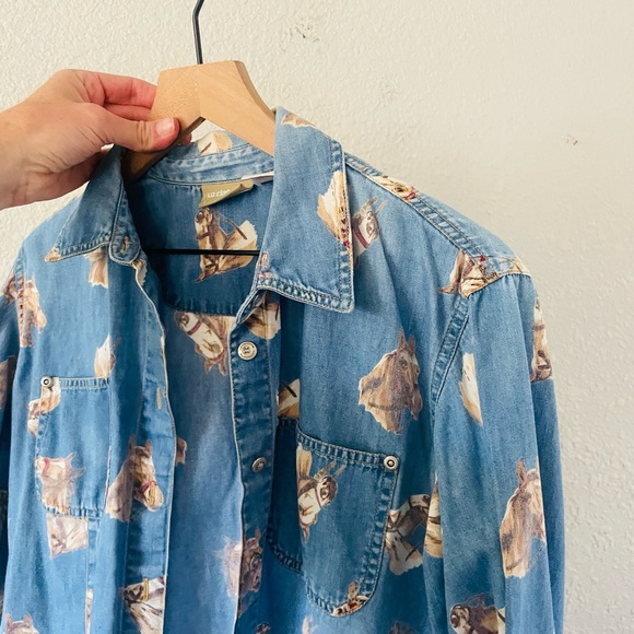 Liz Claiborne Chambray Button Up Horse Print Shirt - Picture 7 of 8
